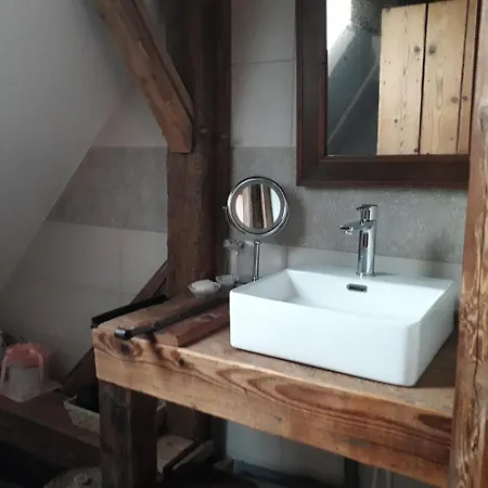 Alojamento de Acomodação e Pequeno-almoço La Grange D'ernest 3*
